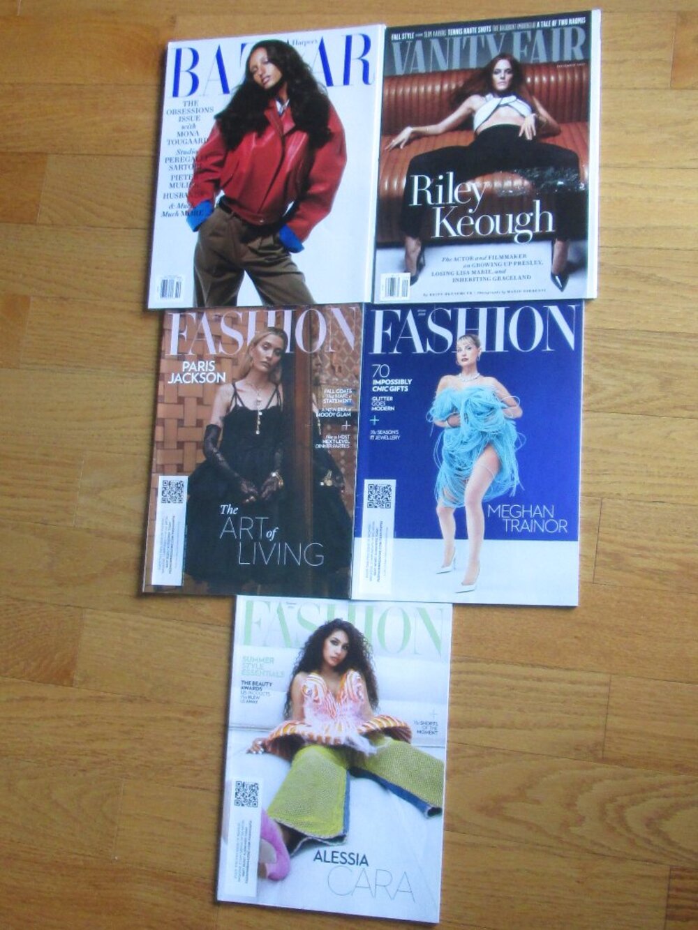 Harper's Bazaar Oct 2025, Vanity Fair magazine Sept 2023, 3 Fashion magazines